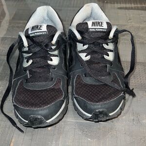 Women’s Black Nike Dual Fusion ST2 Size 9
